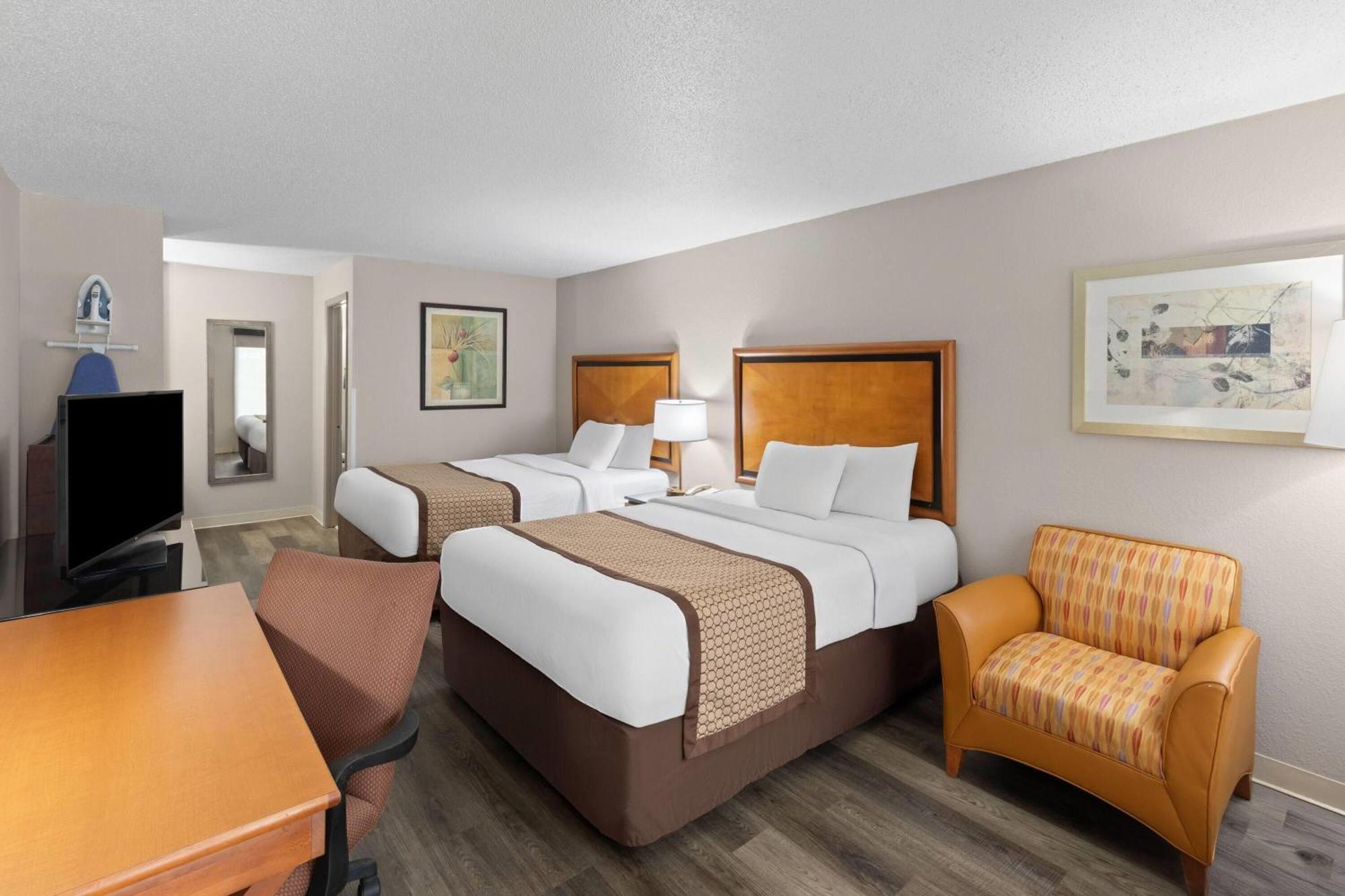 Baymont By Wyndham Knoxville I-75 Екстериор снимка